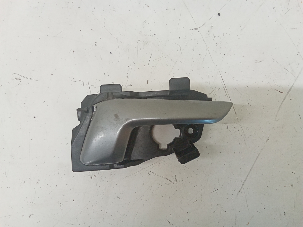 Kia Rio (2011–2017) Türöffner innen vorne 826201W010 Kia Rio (2011–2017) Türöffner innen vorne 826201W010