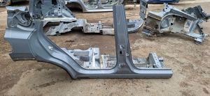 Keskmine piilar - 76570-6RF0A