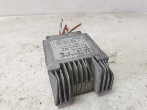 Mercedes Benz E-Class W210 (1995–2002) Lüfterrelais A0255453332 - 2