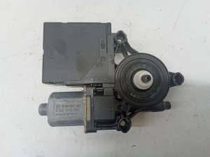 Volkswagen Passat B7 (2010–2014) Front door window regulator motor 3C0959792C - 3
