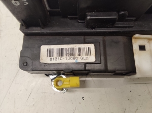 Hyundai i20 (2008–2014) Front door lock 813101J060 - 2