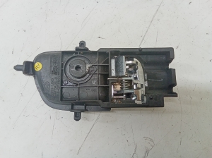 Hyundai i20 (2008–2014) Türöffner innen vorne 826101J000 - 3