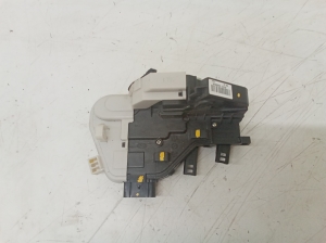 Hyundai Santa Fe (2012–2018) Rear side door lock 814102W030DJC - 4