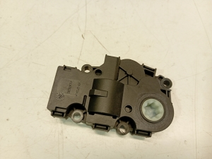 BMW 3 SERIES F30 (2011–2018) Salongi soojenduse klapi mootor 412650920 - 4