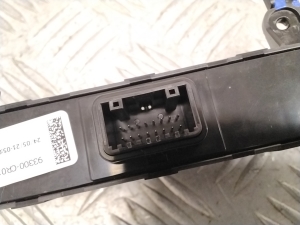 Kia ceed (2018–2026) Parking system switch 93300CR010 - 3
