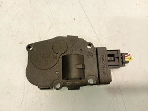  Salona sildītāja aizbīdņa motoriņš  - 412650750 