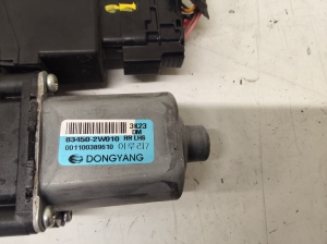 Hyundai Santa Fe (2012–2018) Hinterer Seitentür-Fensterhebermotor 834502W010 - 2