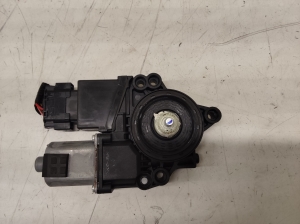 Rear side door window regulator motor - 834502W010