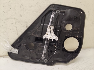 Hyundai Santa Fe (2012–2018) Aizmugurējo durvju logu pacēlājs 834702W060 - 2