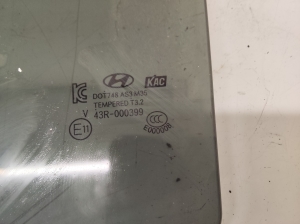 Hyundai Santa Fe (2012–2018) Aizmugurējo sānu durvju stikls 43R000399 - 2