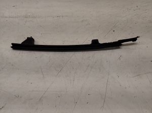Hyundai Santa Fe (2012–2018) Sonstiges Teil der hinteren Seitentür 858352W000 - 3