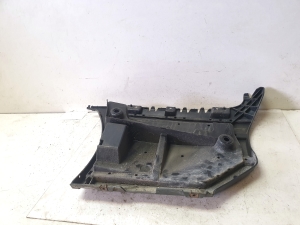 Rear bumper bracket - 7128246