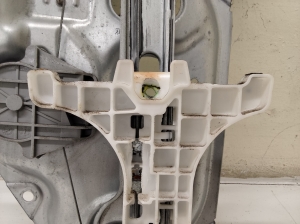Hyundai ix35 (2009–2015) Rear side door window regulator 814202Y000 - 4