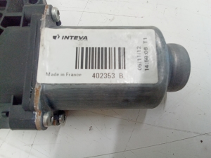 Hyundai ix35 (2009–2015) Hinterer Seitentür-Fensterhebermotor 402353B - 2