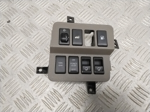   Trunk opening switch  - P10020A35000 