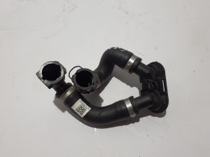 BMW 5 SERIES G31 (2017–2026) Jahutusradiaatori voolik 8780515 - 3