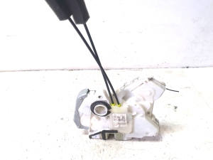 Honda CR-V (2006–2012) Front door lock - 2