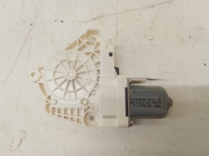 AUDI A4 B8 (2007–2016) Hinterer Seitentür-Fensterhebermotor 8K0959811A - 3