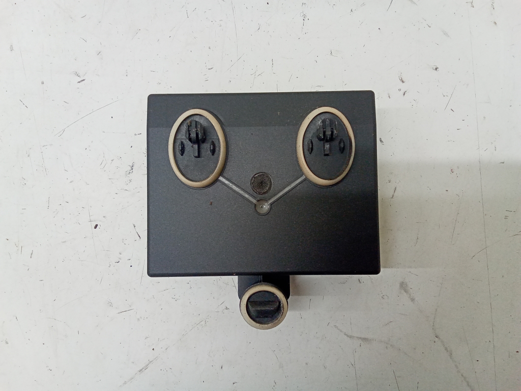 AUDI A4 B8 (2007–2016) Rear side door control unit 8T0959795Q AUDI A4 B8 (2007–2016) Rear side door control unit 8T0959795Q