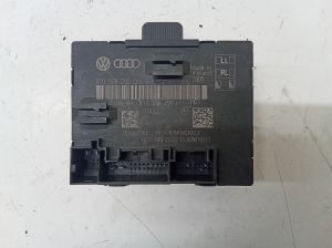 AUDI A4 B8 (2007–2016) Rear side door control unit 8T0959795Q - 2
