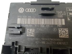 AUDI A4 B8 (2007–2016) Rear side door control unit 8T0959795Q - 3