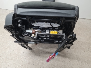 Mercedes Benz EQC N293 (2019–2026) Vordersitz und seine Teile A0009109002 - 4