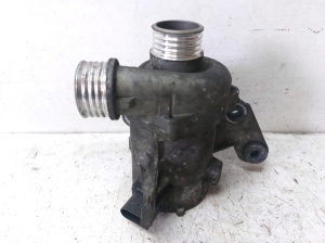 Water pump - 304453310