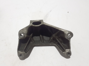 BMW 5 SERIES G31 (2017–2026) Engine bracket 6884474 - 2