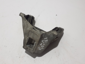 BMW 5 SERIES G31 (2017–2026) Engine bracket 6884474 - 3