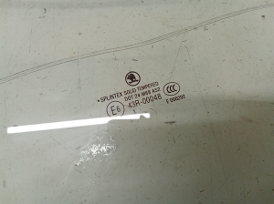 Skoda Octavia II (2004–2013) Front door glass 43R00048 - 2