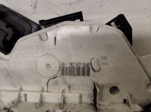 Skoda Yeti (2009–2017) Front door lock 5K2837016B - 4