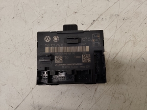 Skoda Yeti (2009–2017) Front door control unit 7N0959792D - 2