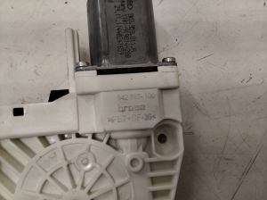 Skoda Yeti (2009–2017) Front door window regulator motor 942887100 - 2