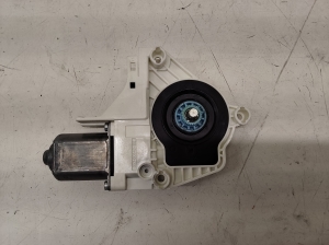 Skoda Yeti (2009–2017) Front door window regulator motor 942887100 - 3