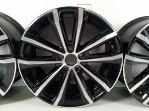 VOLVO XC60 (2017–2026) Velgede komplekt 32358646 - 4
