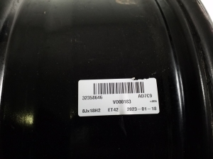 VOLVO XC60 (2017–2026) Velgede komplekt 32358646 - 5