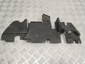   Luftleitblech für den Kühler  - 921841AA0A 