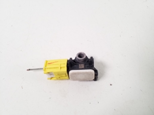 Mitsubishi Outlander (2012–2021) Airbag sensor 8651A165 - 2