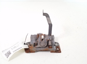 Mitsubishi Outlander (2012–2021) Hood latch - 2