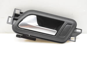 Volkswagen Amarok I (2010–2022) Rear side door interior handle 2H0837113D - 4