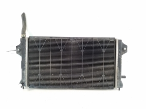 Mitsubishi Outlander (2012–2021) Dzesēšanas radiators 11909A898 - 3