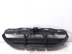 BMW 3 SERIES E92 (2006–2010) Luftleitblech für den Kühler 51747186776 - 2