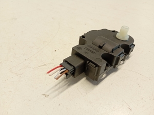 AUDI A4 B8 (2007–2016) Salongi soojenduse klapi mootor 412650750 - 2