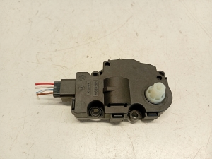 AUDI A4 B8 (2007–2016) Salongi soojenduse klapi mootor 412650750 - 4