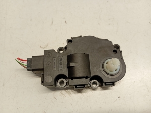 AUDI A4 B8 (2007–2016) Heater flap actuator 412650750 - 4