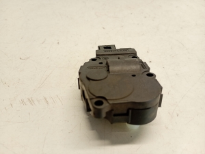 AUDI A4 B8 (2007–2016) Salongi soojenduse klapi mootor 412650750 - 3