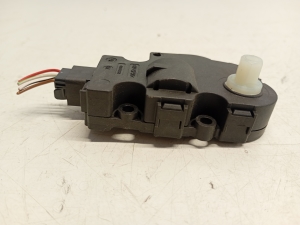 AUDI A4 B8 (2007–2016) Heater flap actuator 412650750 - 3