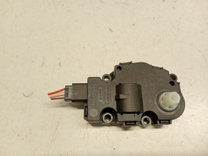 AUDI A4 B8 (2007–2016) Salongi soojenduse klapi mootor 412650750 - 2