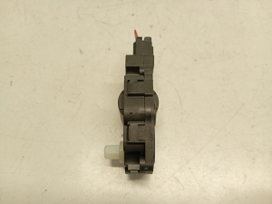 AUDI A4 B8 (2007–2016) Salongi soojenduse klapi mootor 412650750 - 5