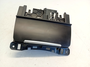   Aschenbecher vorne  - 8K0857951C 